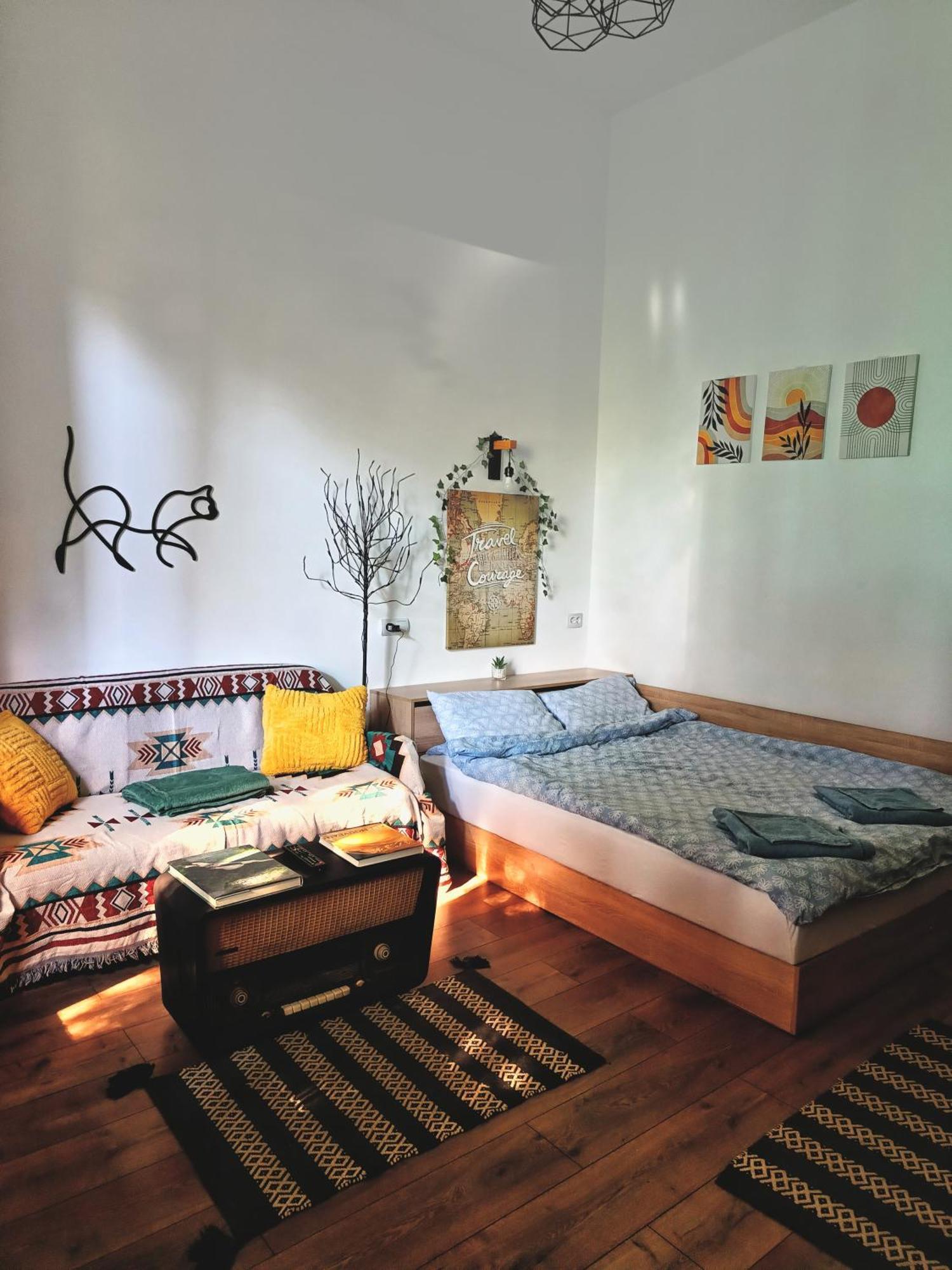 Small Apartment - Historic House Cluj-Napoca Luaran gambar
